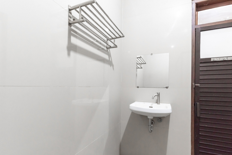 Bedroom 4, RedDoorz @ Soekarno Hatta Indah, Malang