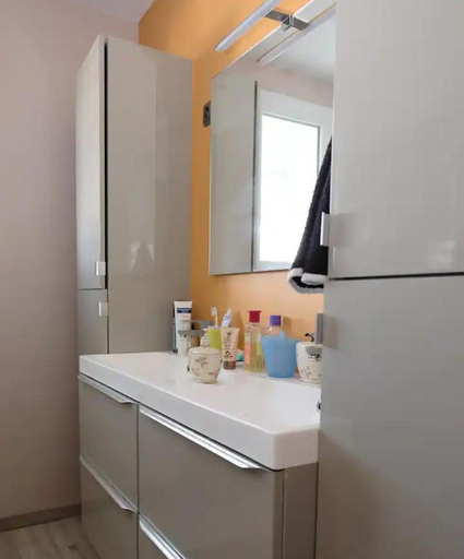 Bathroom 3, Le carre vert, Maine-et-Loire