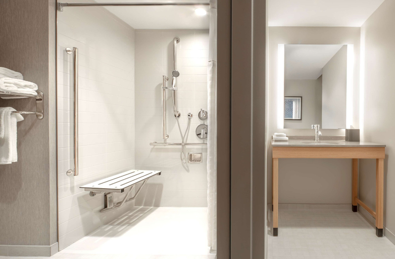 Bathroom 4, Hyatt Place Moncton, Westmorland
