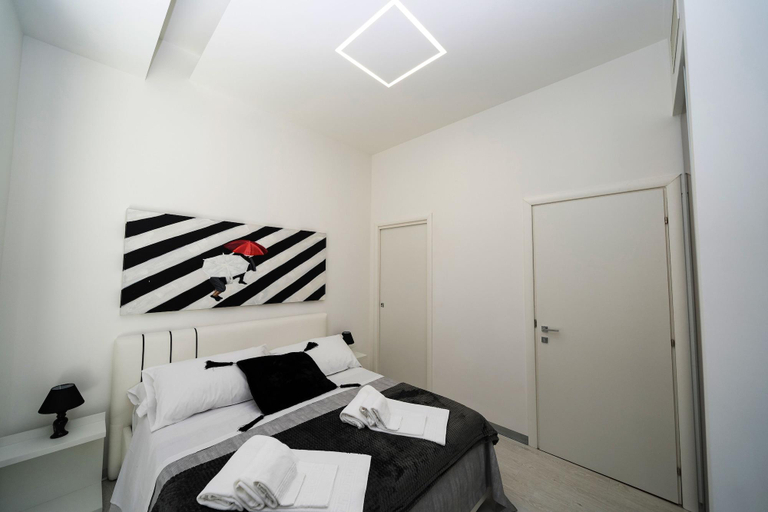 Bedroom 4, White Rooms, Reggio Di Calabria