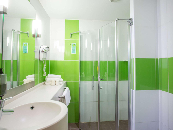 Bathroom 30