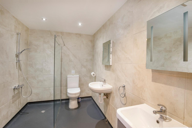 Bathroom 2, City Apartments - Monkbar Mews, York