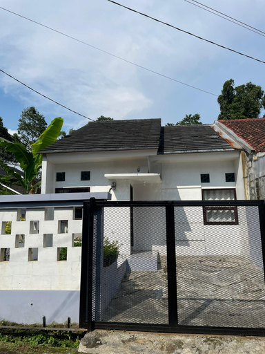 Exterior 14