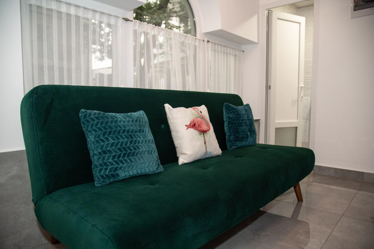 Others 3, Flamingo Rezidencia Apartman, Eger