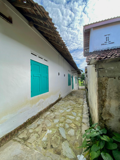 Exterior & Views, Gelisoge Homestay Syariah, Pacitan
