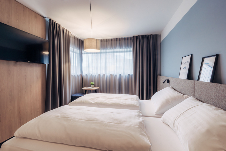 Bedroom 3, Harrys xl Hotel, Salzburg