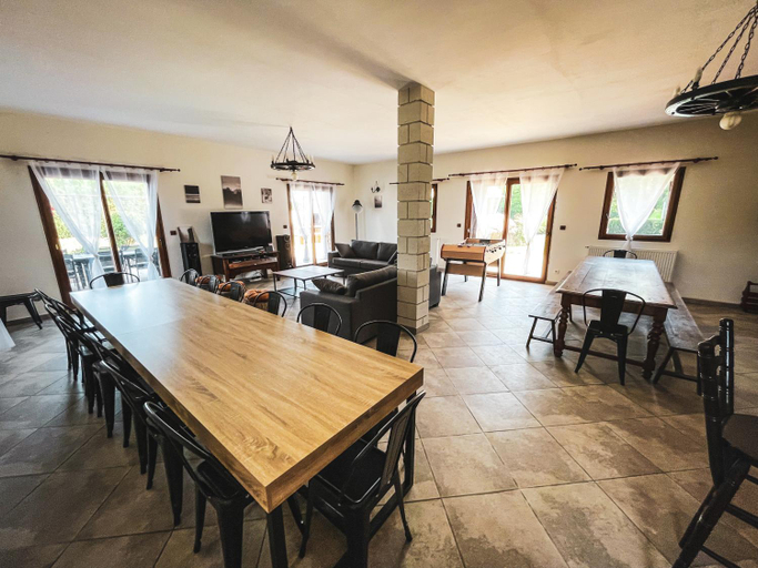 Food & Drinks 3, Villa festive HOMAZING piscine privee 1h de Paris, Loiret