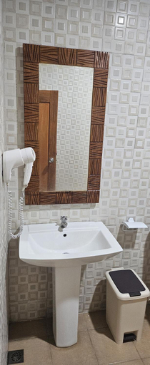 Bathroom 7