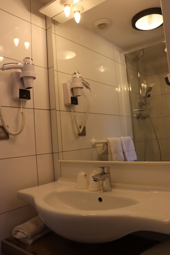 Bathroom 21
