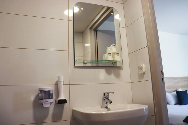 Bathroom 15