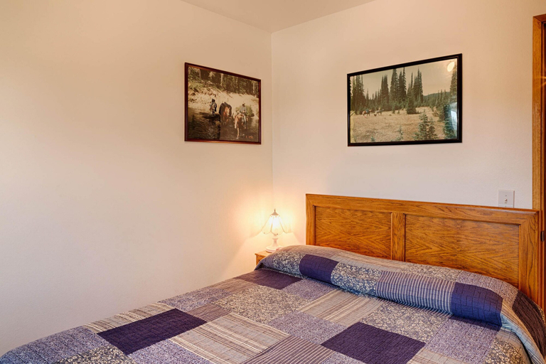 Bedroom 2, Hideaway Cabin in Oroville, Okanogan