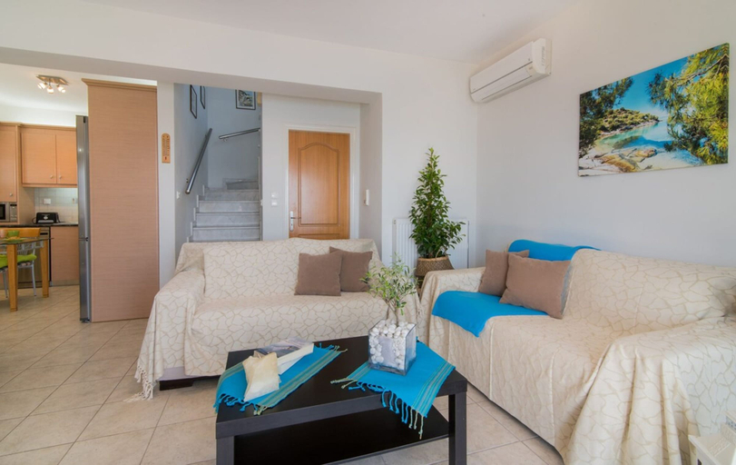 Room 5, Coastal Paradise Found - Komis Private Pool Gem, Ionian Islands