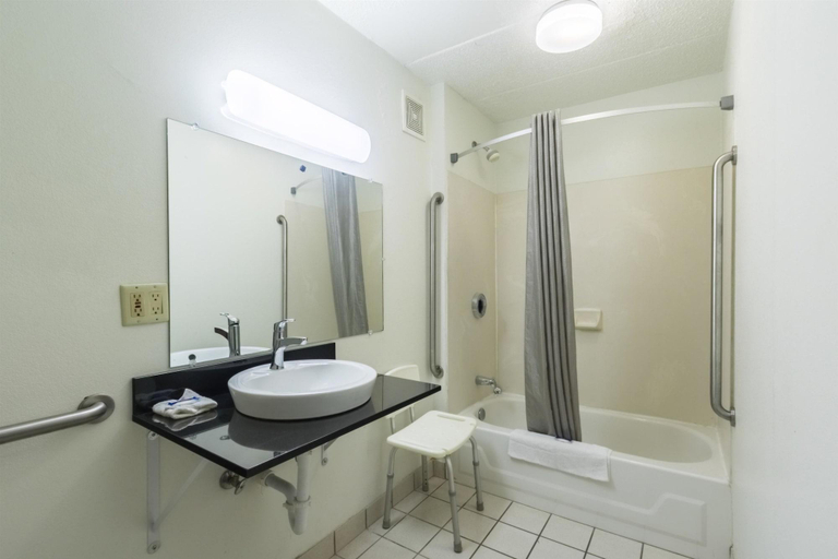 Bathroom 4, Motel 6 Crawfordsville, IN, Montgomery