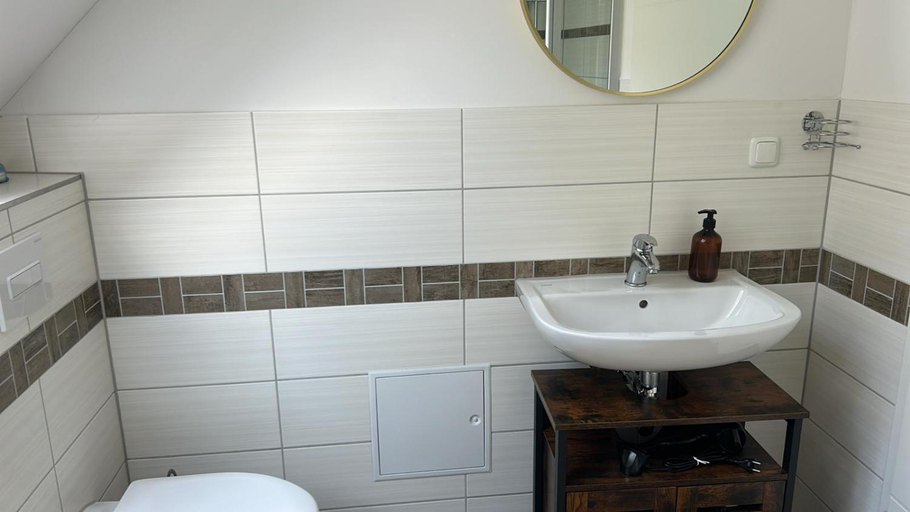 Bathroom 5, Schonherrstrasse, Chemnitz