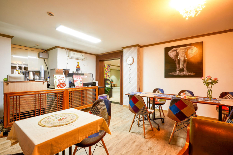 Others 3, California Hotel, Buan