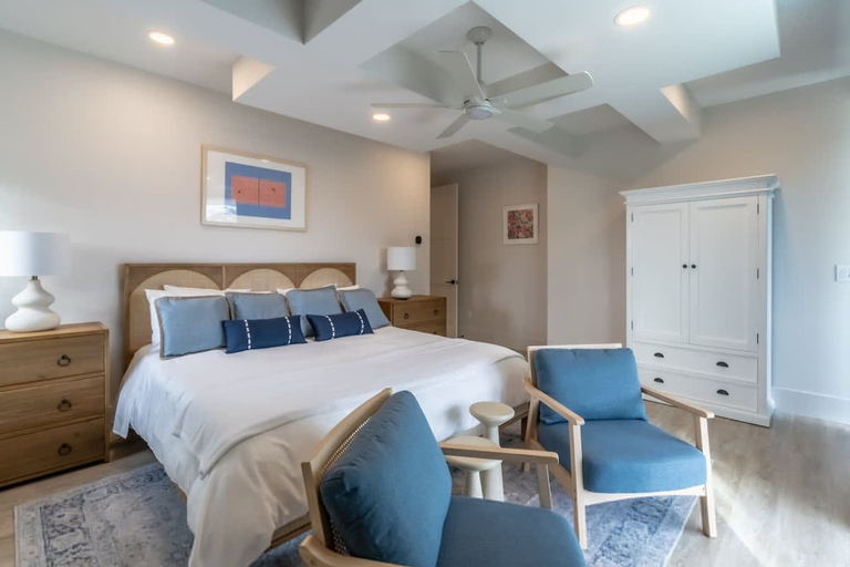 Room 5, Stunning Vanderbilt Beach House With Heated Pool, Collier
