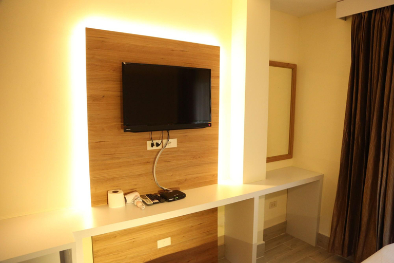 Bathroom 4, Rose Nana Hotel, Khlong Toey
