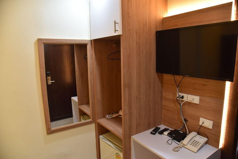 Bedroom 3, Rose Nana Hotel, Khlong Toey