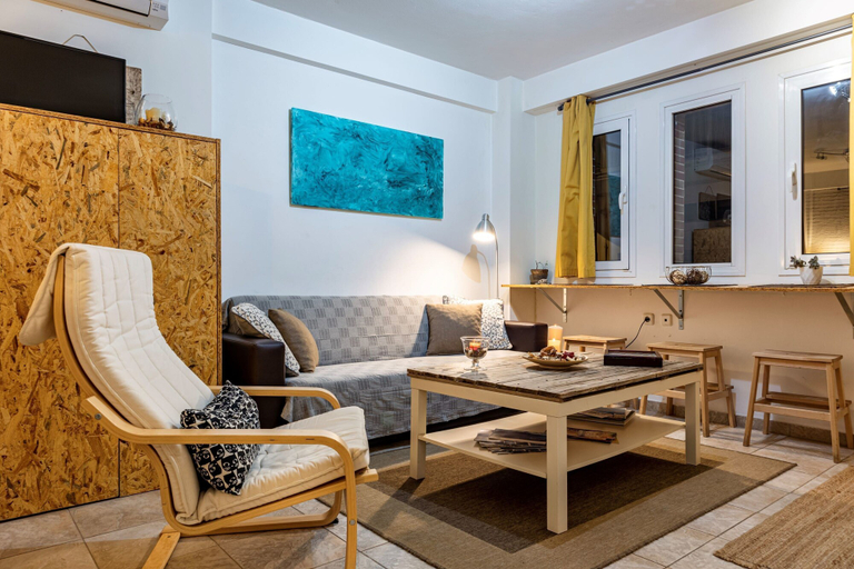 Room 4, Downtown Central Suite With Private Parking, Peloponnese