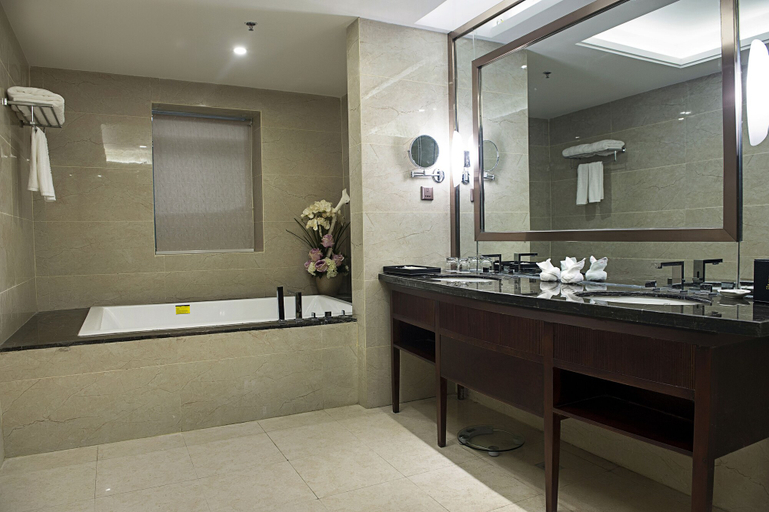 Bathroom 5, Best Western Plus Grand Hotel Zhangjiajie, Zhangjiajie
