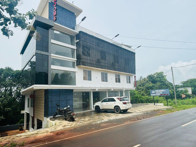Others 5, Grand in parassini by staymax, Kannur