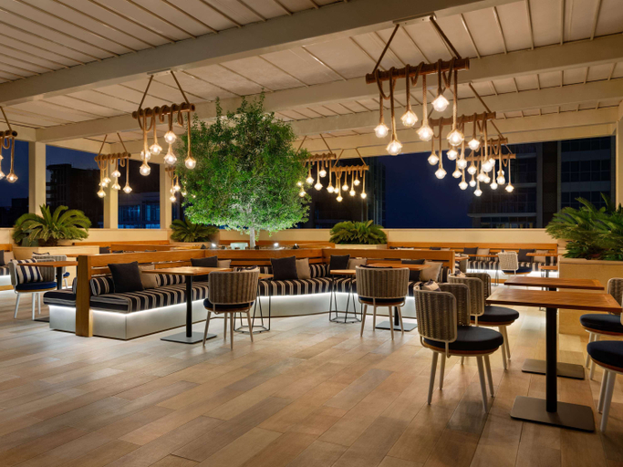 Food & Drinks 3, Mercure Dubai Gold District, Dubai