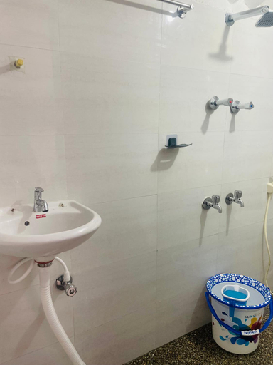Bathroom 4
