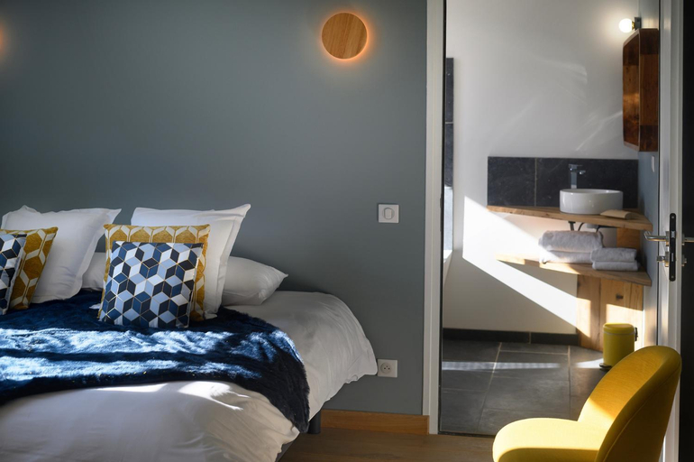 Bedroom 2, Hotel-Spa Domaine de Diane, Somme