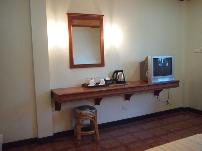 Bathroom 4, Roongruang Hotel, Muang Chiang Mai