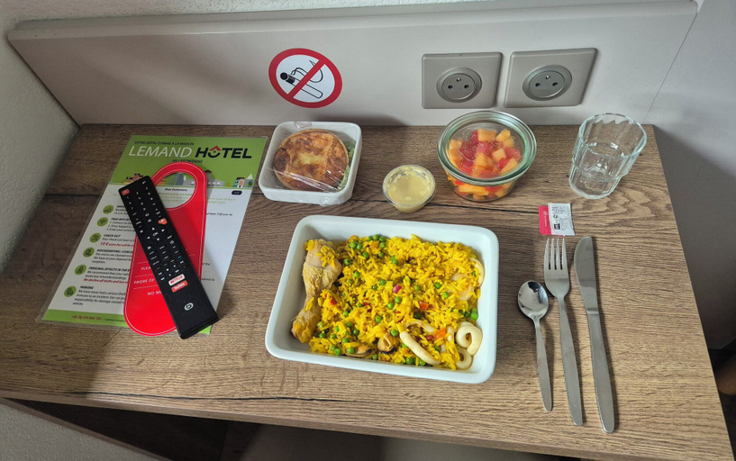 Food & Drinks