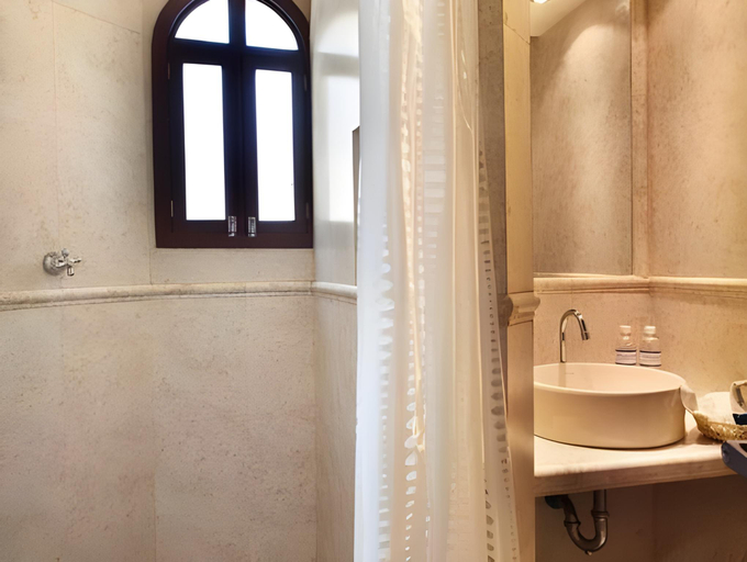 Bathroom 5, Villas Casa Divina At San Felipe Church Area, Del Centro