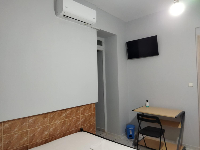 Others 2, SAN REMO HOSTEL, Attica