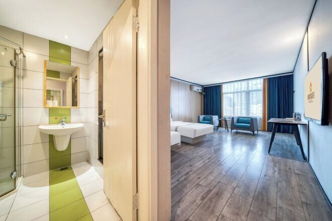 Bathroom 3, Aikesi Fashion Hotel (Suixi Real Leather World Shop), Wenzhou