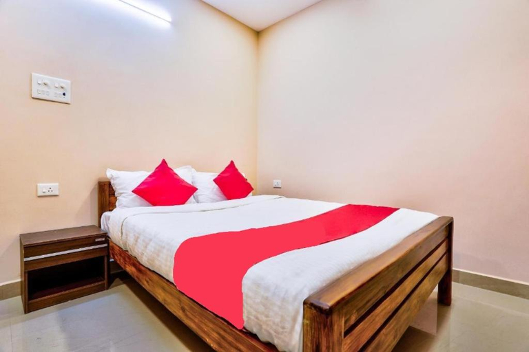 Bedroom 3, Grand Ocean inn, Puducherry