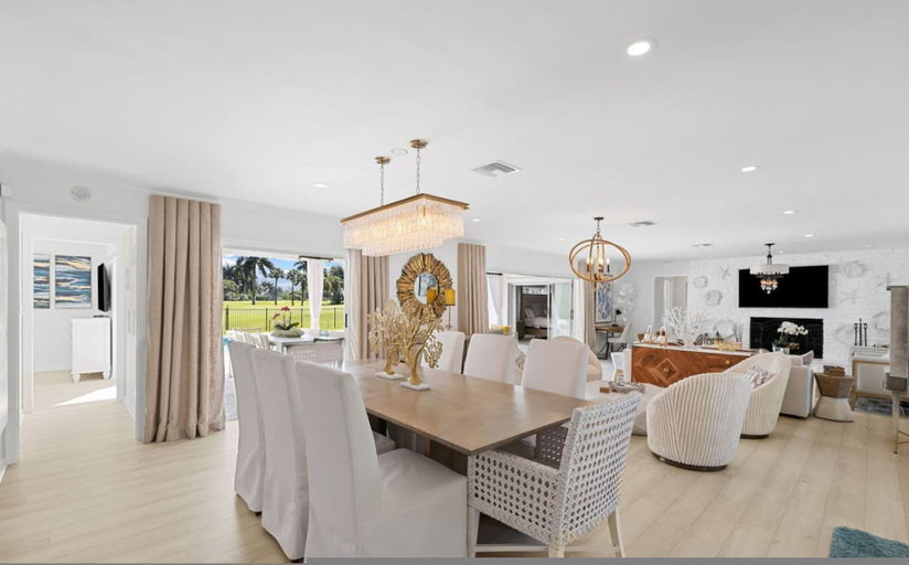 Room 4, Luxury Beach House With a View, Collier