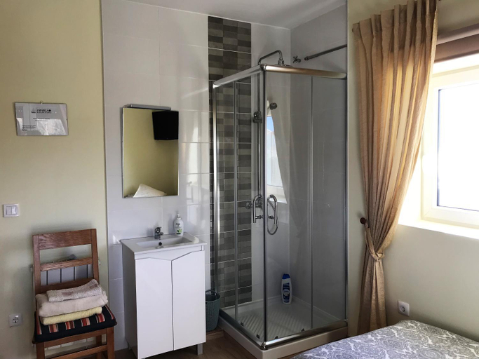 Shower 5, Caravela, Matosinhos