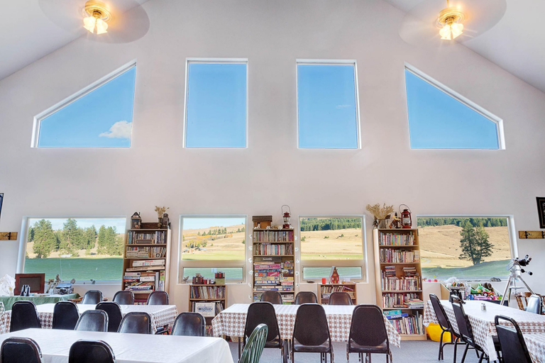Room 2, Cosmos Cabin at Eden Valley, Okanogan
