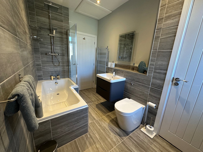 Bathroom 4, Stylish, Contemporary Home in Earl Shilton, Leicestershire