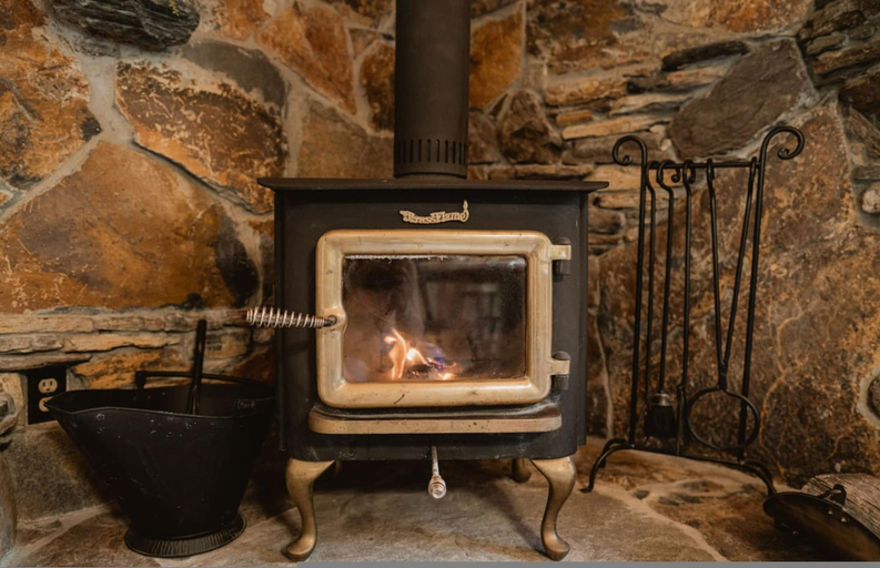 Heating, Lovers Nest Loft for Time Together Near Yosemite, Mariposa