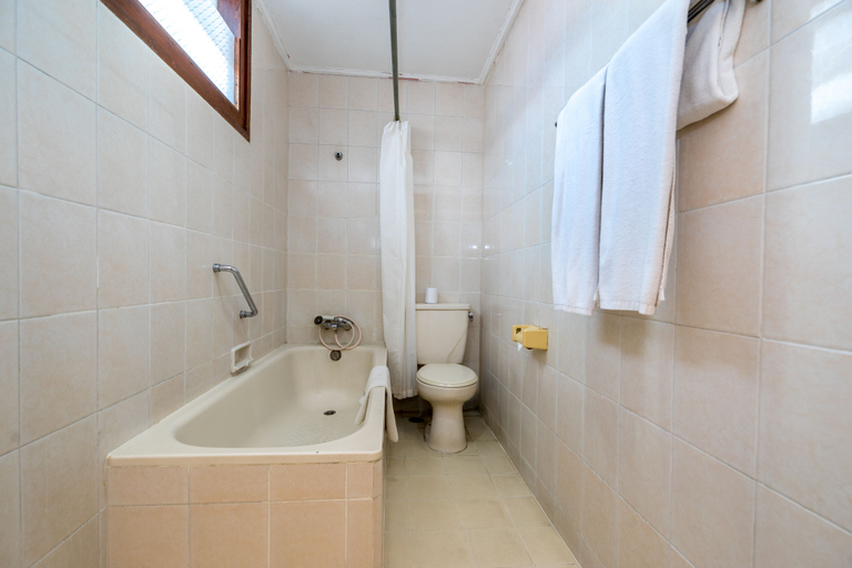 Bathroom 8