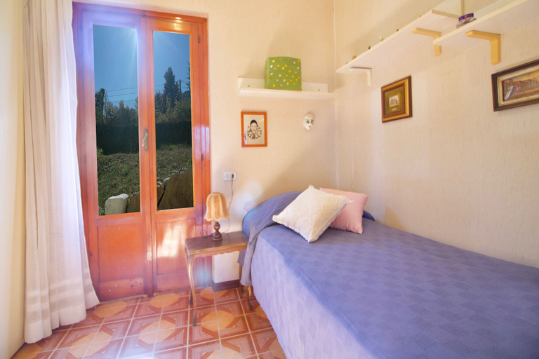 Bedroom 2, Oasi di Castelveccana Apt Pool and View, Varese