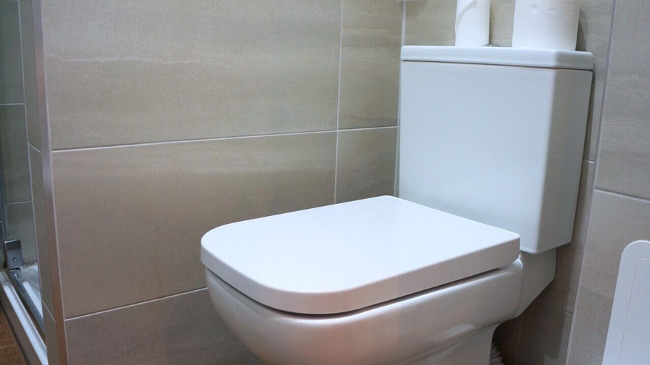 Bathroom, Oban Hotel, East Sussex