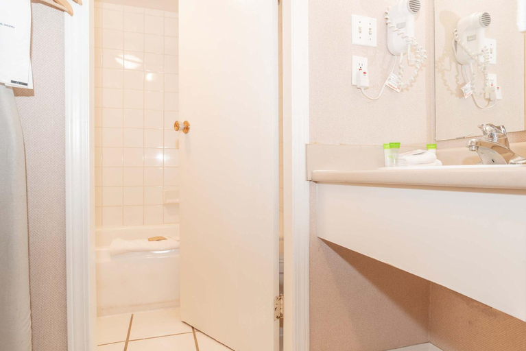 Bathroom 4, Sandman Hotel Terrace, Kitimat-Stikine
