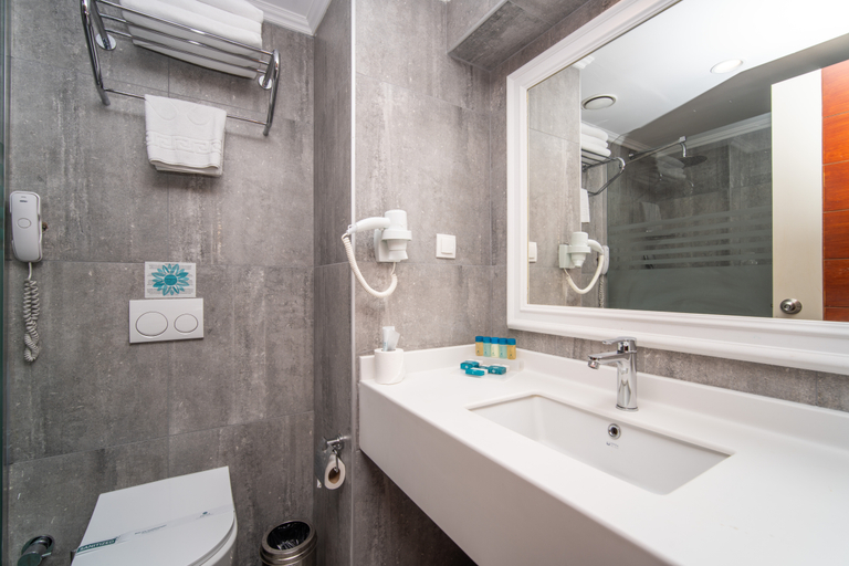 Bathroom 2, Zena Resort Hotel, Kemer