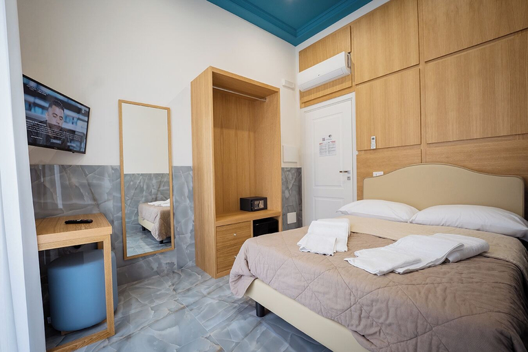 Bedroom 4, P.C. BOUTIQUE H. VESUVIUS NAPOLI CENTRO by ClaPa Group Dislocated Hospitality, Napoli