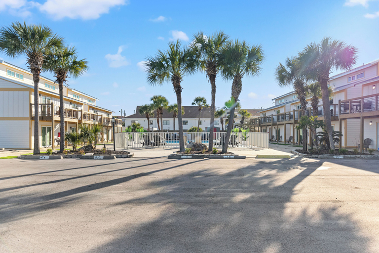 Exterior & Views 2, Ocean Breeze, Bay