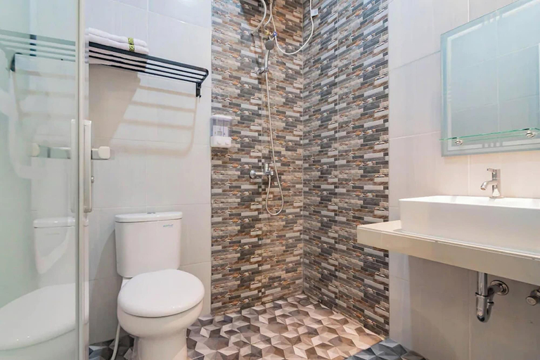 bathroom 4