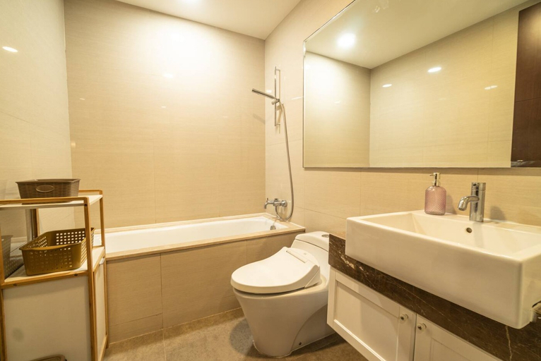 Bathroom 5, Luxury & pleasant [2BR] ChiantiTower | Mall Access, South Jakarta