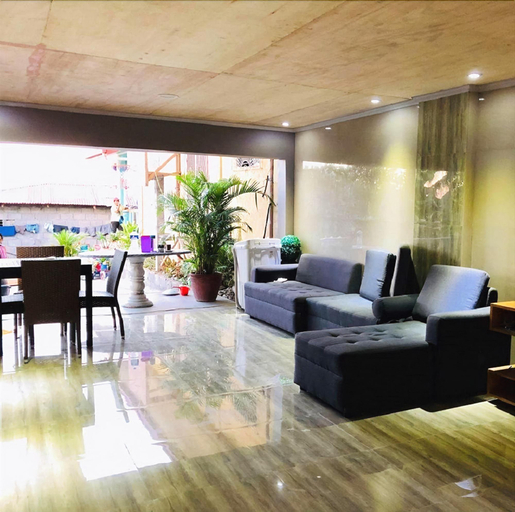 Public Area 3, PhueNics De Galera, Puerto Galera