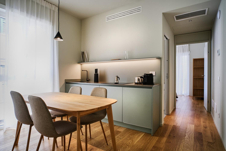Others 5, Suites ZENARI, Verona